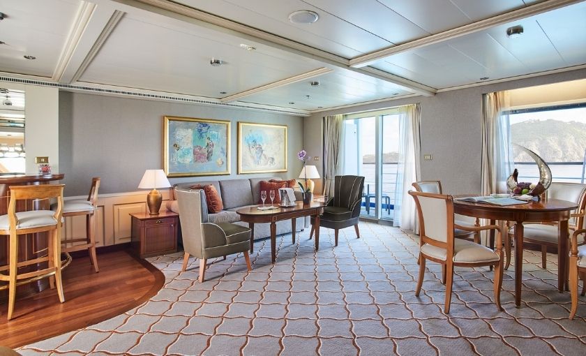 Royal suite R2
