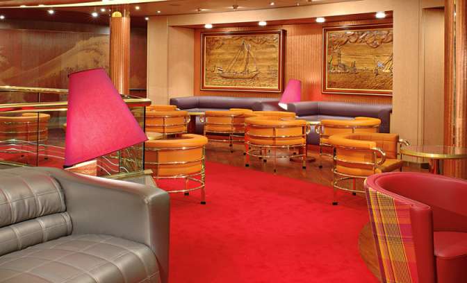 Een lounge ruimte op de MS Westerdam\