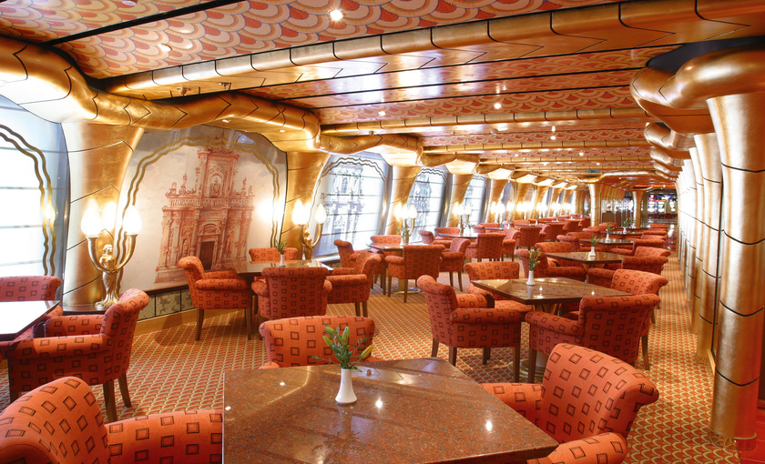 Een lounge op de Costa Magica