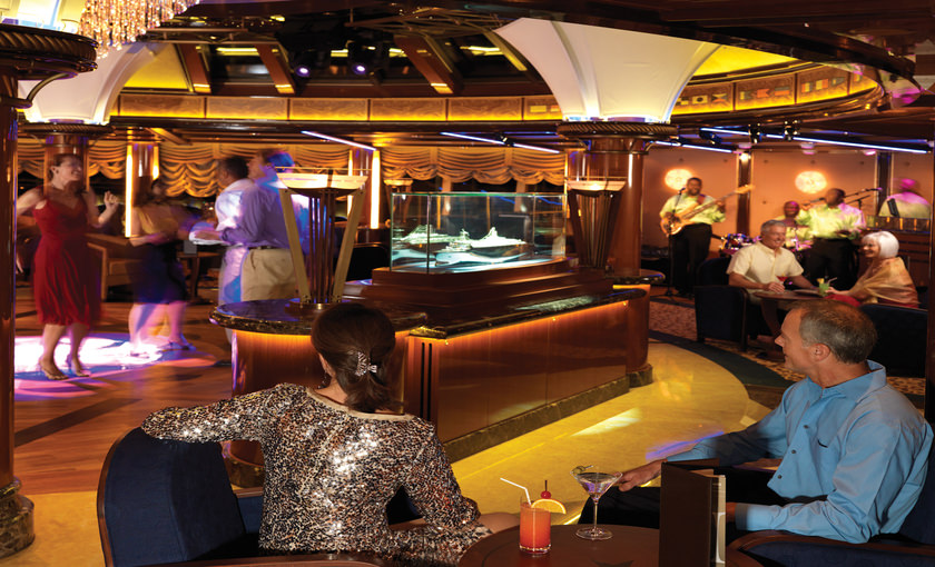 De yacht club op de Queen Elizabeth