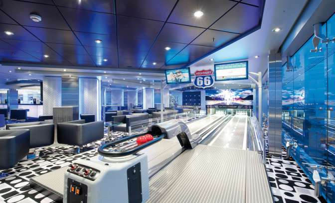 Een bowlingbaan op de MSC Magnifica