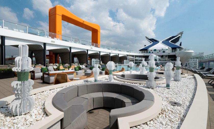 Pooldek Celebrity Beyond