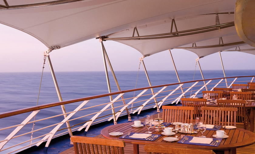 Buiten lunchen aan boord van Silver Wind