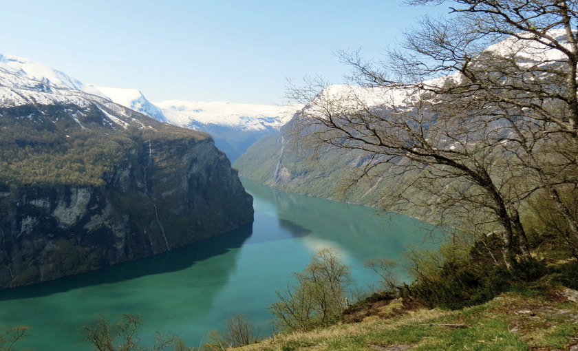 Zicht op water in Geiranger